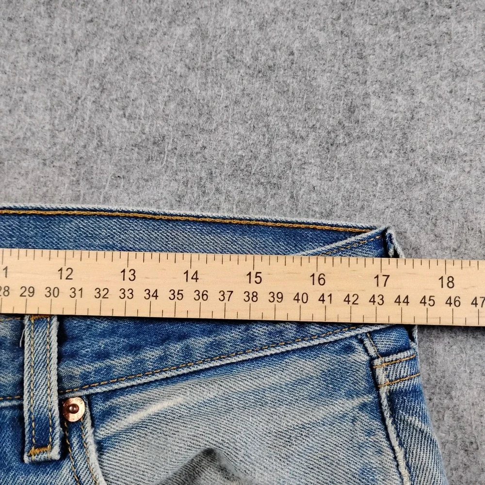 Vintage Levis 501 Mens Light Wash Blue Straight Leg Button Fly Denim Jeans 34x28